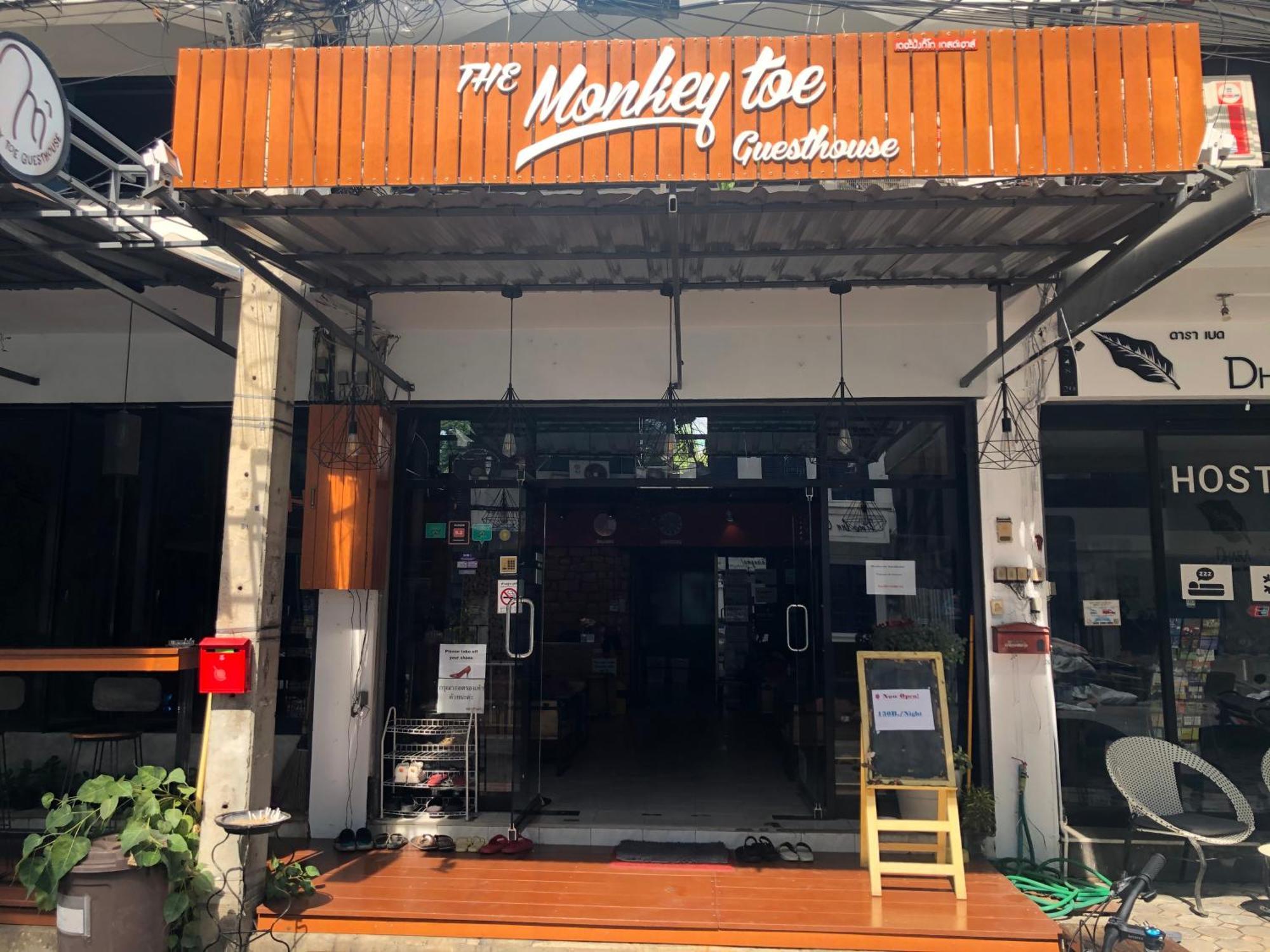 Monkey Toe Guesthouse Чиангмай Екстериор снимка