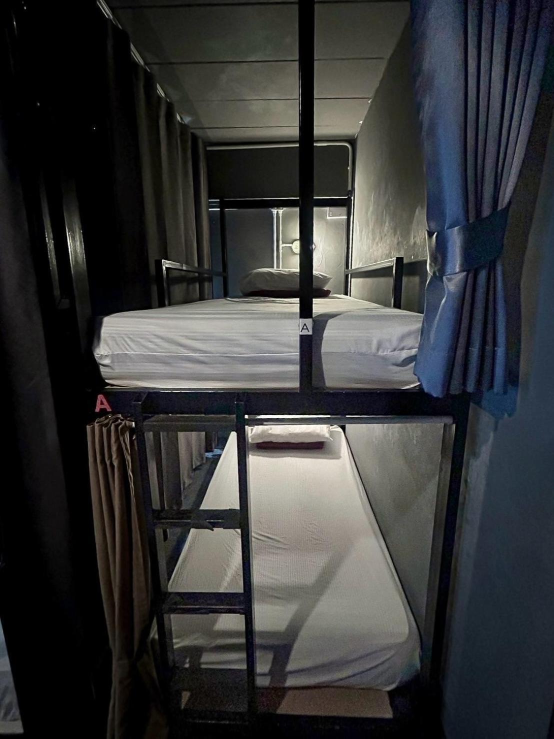 Monkey Toe Guesthouse Чиангмай Екстериор снимка