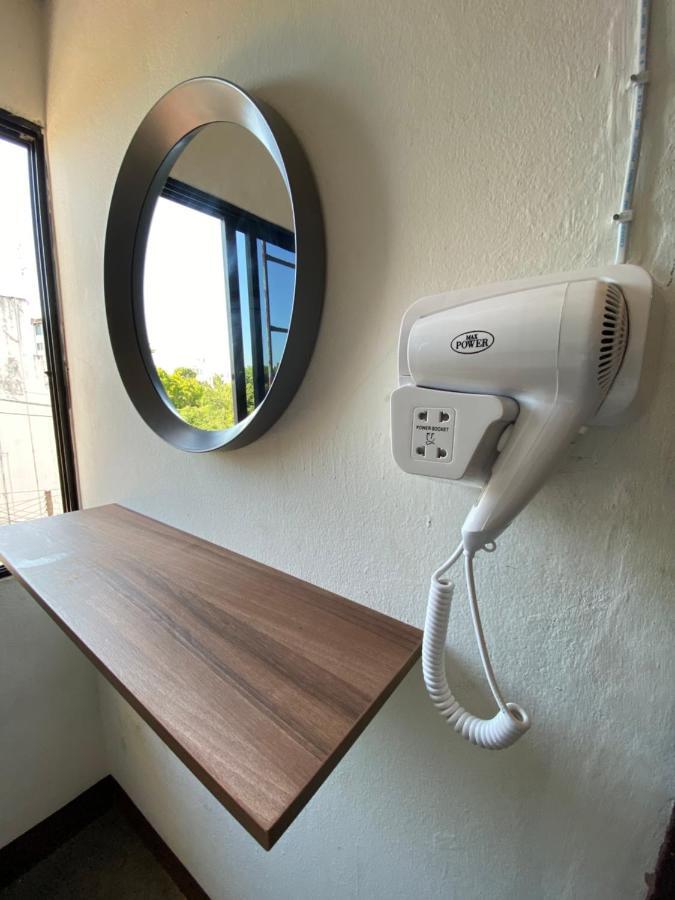 Monkey Toe Guesthouse Чиангмай Екстериор снимка
